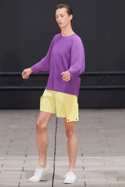 Look 23